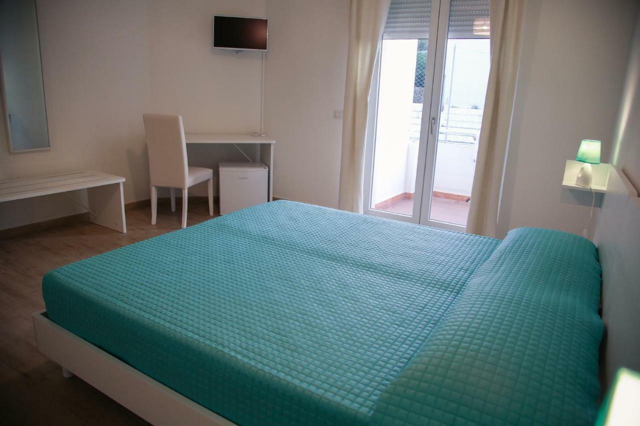 B&B Le Tre Spiagge Calasetta Kültér fotó